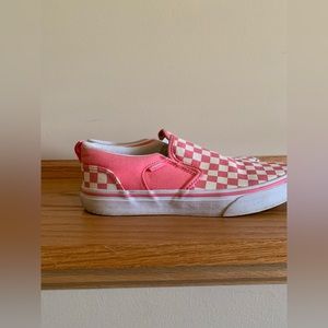Pink checkered low top vans
